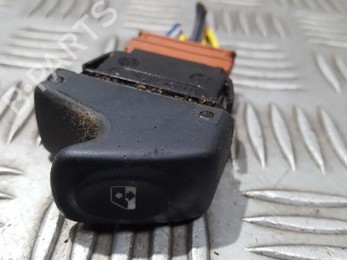 Used Switch Switch RENAULT MEGANE Scenic (JA0/1_) 1.6 i (JA0L) (75 hp) 33499505 33499505