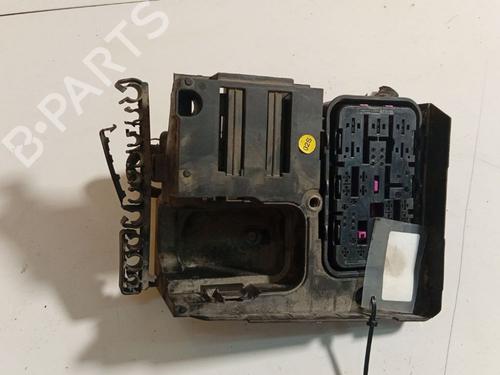 Used Fuse box Fuse box SKODA SUPERB II (3T4) 2.0 TDI (140 hp) 33418717 33418717
