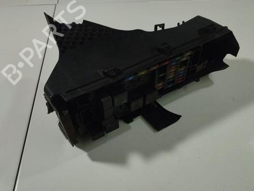 Used Fuse box Fuse box VOLVO S60 I (384) 2.4 T (200 hp) 33189321 33189321