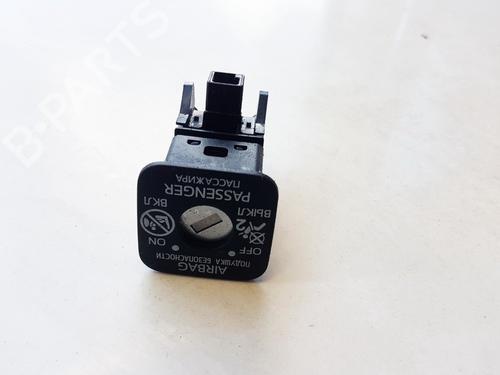 Used Switch Switch TOYOTA AVENSIS Saloon (_T27_) 1.6 D4-D (WWT270_) (112 hp) 33063663 33063663