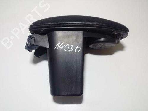 Used Armrest / Center console Armrest / Center console OPEL VECTRA B (J96) 2.0 DI 16V (F19) (82 hp) 35711008 35711008