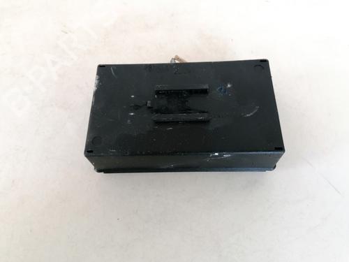 fuse-box-peugeot-206-sw-2ek-2002-32879069 main image