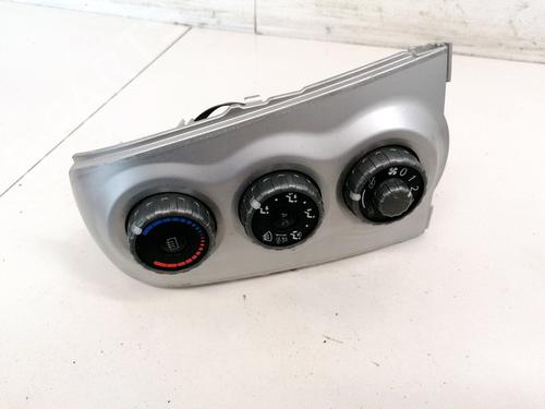 Used Climate control Climate control TOYOTA YARIS (_P9_) 1.4 D-4D (NLP90_, NLP90R) (90 hp) 35520544 35520544