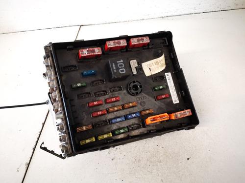 Used Fuse box Fuse box VW PASSAT B6 (3C2) 2.0 TDI (140 hp) 32915886 32915886