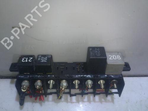 Used Fuse box Fuse box AUDI A4 B5 (8D2) 1.6 (100 hp) 33505216 33505216