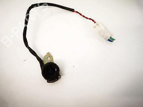 speaker-toyota-previa-ii-_r3_-2000-2001-2002-2003-2004-2005-2006-32884444 main image