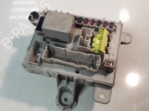 Used Fuse box Fuse box TOYOTA PREVIA II (_R3_) 2.0 D-4D (CLR30_, CLR30R) (116 hp) 33514742 33514742