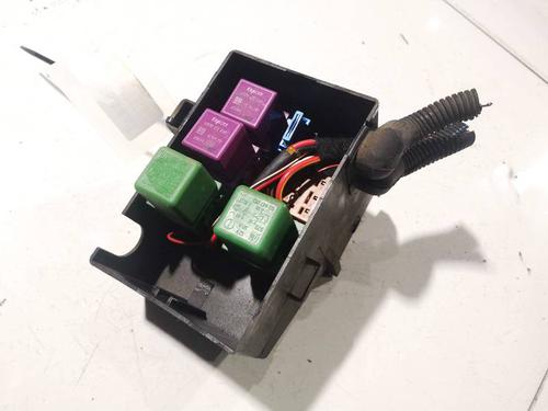 Used Fuse box Fuse box 37456521 37456521