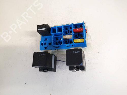 Used Fuse box Fuse box 32593597 32593597