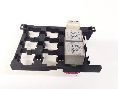 fuse-box-vw-golf-plus-v-5m1-521-2004-2005-2006-2007-2008-2009-2010-2011-2012-2013-32552124 main image