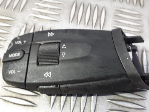Used Steering wheel controls Steering wheel controls 35690891 35690891