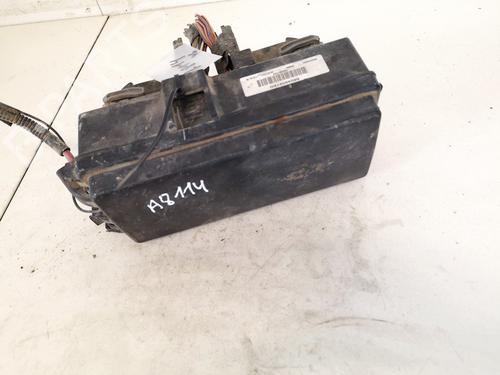 Used Fuse box DODGE DURANGO (HB) 4.7 (234 hp) 32911075