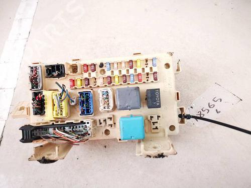 Used Fuse box Fuse box 32922086 32922086