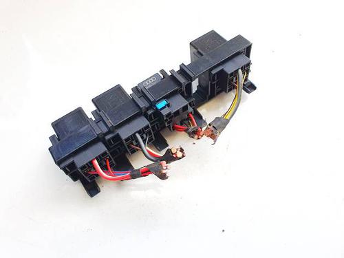 Fuse box VW PASSAT B7 (362) 2.0 TDI | BP37009258E1 - Image 3