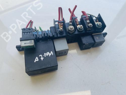 fuse-box-audi-a3-8l1-1996-1997-1998-1999-2000-2001-2002-2003-2004-2005-2006-32880657 main image