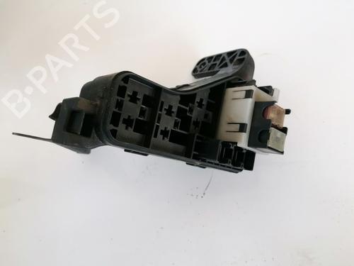 fuse-box-toyota-avensis-_t25_-2003-2004-2005-2006-2007-2008-32881577 main image