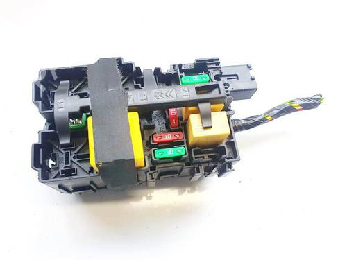 Used Fuse box Fuse box PEUGEOT 208 I (CA_, CC_) 1.2 VTI 82 (82 hp) 32562587 32562587