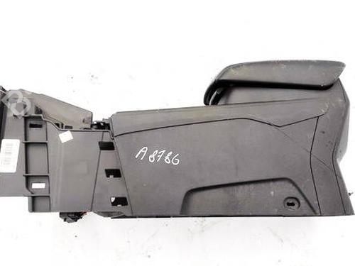 Used Armrest / Center console Armrest / Center console FORD FOCUS III 1.0 EcoBoost (125 hp) 35323003 35323003