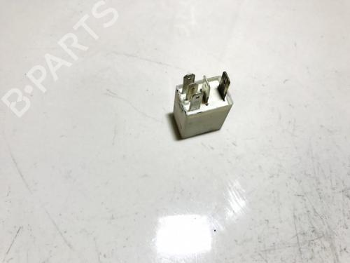 Electronic sensor HYUNDAI ELANTRA III (XD) 2.0 CRDi | BP33515156M84 - Image 2