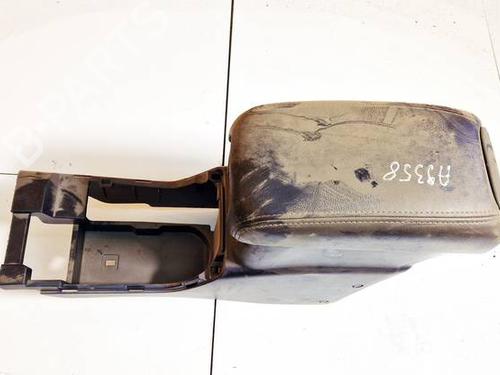 Used Armrest / Center console Armrest / Center console MITSUBISHI OUTLANDER II (CW_W) 2.0 DI-D (CW8W) (140 hp) 34975835 34975835