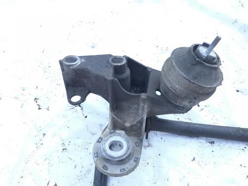 Used Engine mount Engine mount AUDI A4 B5 (8D2) 1.6 (100 hp) 33072544 33072544