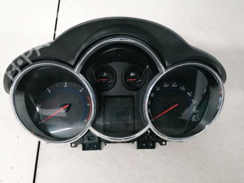 Used Instrument cluster Instrument cluster CHEVROLET CRUZE (J300) 2.0 CDI (150 hp) 35553546 35553546