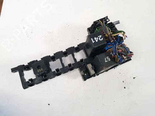 Used Fuse box Fuse box AUDI 80 B3 Saloon (893, 894, 8A2) 1.8 (113 hp) 33097391 33097391