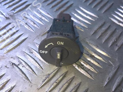 Used Switch Switch RENAULT MEGANE II (BM0/1_, CM0/1_) 1.5 dCi (BM02, BM13, BM2A, CM02, CM13) (101 hp) 33531630 33531630