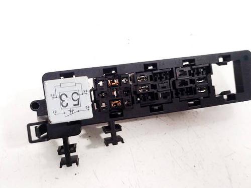 Used Fuse box Fuse box 39484100 39484100