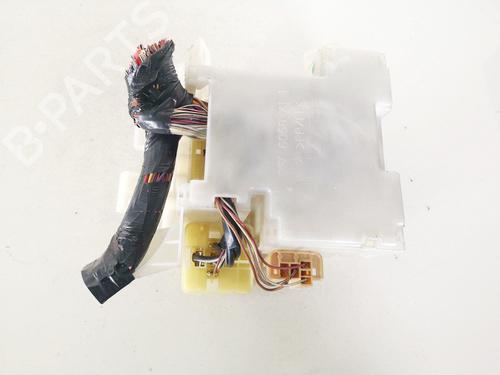 fuse-box-toyota-corolla-verso-_e12_-2001-2002-2003-2004-2005-2006-2007-33071743 main image