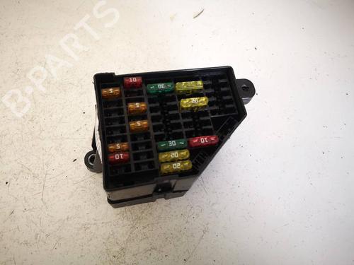 Used Fuse box Fuse box VW PASSAT B6 (3C2) 2.0 TDI (140 hp) 36506565 36506565