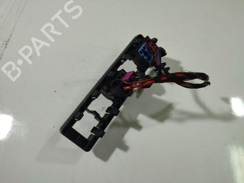 Used Fuse box Fuse box VW GOLF V (1K1) 1.9 TDI (90 hp) 32533841 32533841