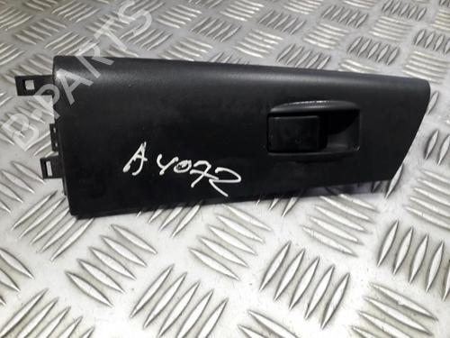 Used Switch Switch TOYOTA COROLLA Saloon (_E12_) 1.4 D-4D (NDE120_, NDE120R) (90 hp) 33501763 33501763