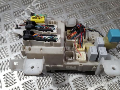 fuse-box-toyota-corolla-_e12_-2001-2002-2003-2004-2005-2006-2007-2008-33502355 main image