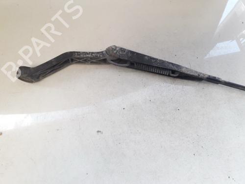 Used Front windshield wiper arm Front windshield wiper arm 33518352 33518352