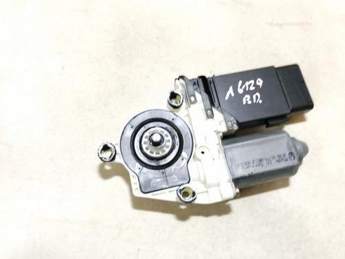 Used Right front window motor Right front window motor VW GOLF IV (1J1) 1.9 TDI (115 hp) 35624817 35624817