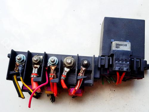 Used Fuse box Fuse box SKODA OCTAVIA I (1U2) 1.9 TDI (90 hp) 33522131 33522131