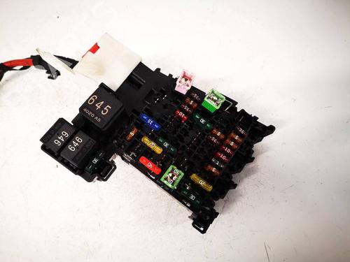Used Fuse box Fuse box 37686880 37686880