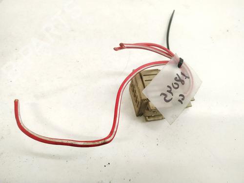 fuse-box-bmw-5-e39-1995-1996-1997-1998-1999-2000-2001-2002-2003-32907018 main image