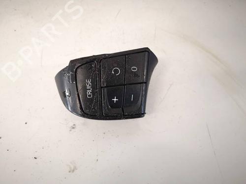 Used Steering wheel controls Steering wheel controls VOLVO V70 III (135) 2.5 T (200 hp) 34800937 34800937