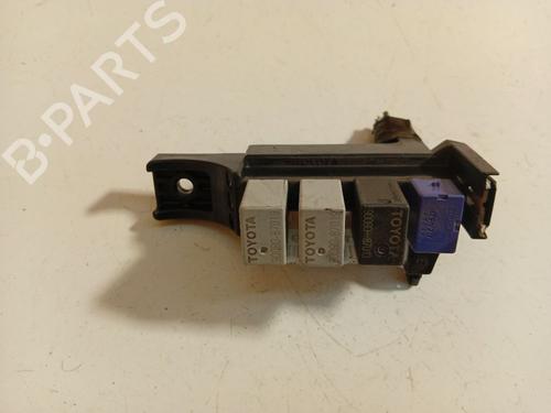 Used Fuse box Fuse box TOYOTA AVENSIS (_T25_) 2.0 D-4D (ADT250_, ADT250R) (126 hp) 32561757 32561757