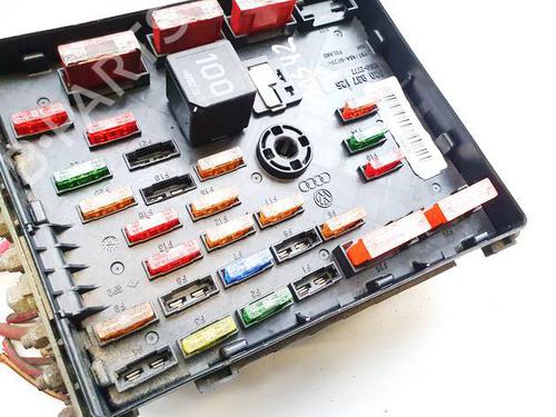 Used Fuse box Fuse box VW PASSAT B6 (3C2) 2.0 TDI (140 hp) 35998557 35998557