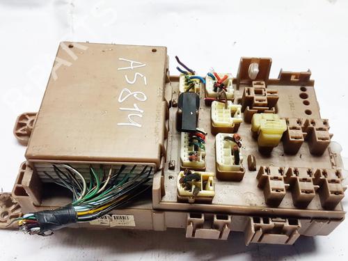 Used Fuse box Fuse box TOYOTA COROLLA Saloon (_E12_) 1.4 VVT-i (ZZE120_, ZZE120R) (97 hp) 33104275 33104275