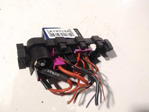 Fuse box AUDI A2 (8Z0) 1.4 TDI | BP32567462E1