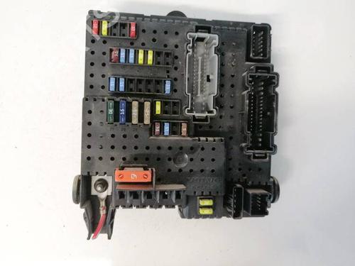 Used Fuse box Fuse box MERCEDES-BENZ E-CLASS (W211) E 220 CDI (211.006) (136 hp) 32948669 32948669