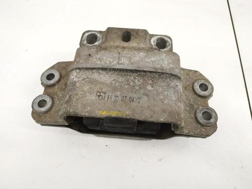 Used Engine mount Engine mount VW GOLF V (1K1) 2.0 SDI (75 hp) 32900953 32900953