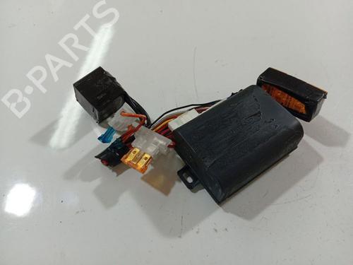 Used Fuse box Fuse box 38576184 38576184