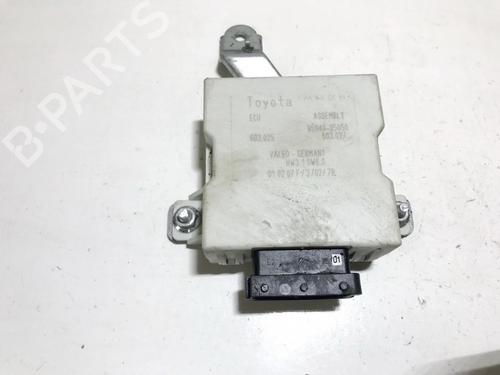 Used Electronic module Electronic module TOYOTA AVENSIS (_T25_) 2.2 D-CAT (ADT251_, ADT251R) (177 hp) 33503226 33503226