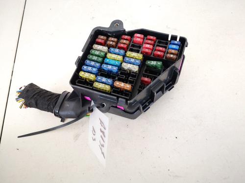 fuse-box-audi-a6-c5-4b2-4b4-1997-1998-1999-2000-2001-2002-2003-2004-2005-32908915 main image