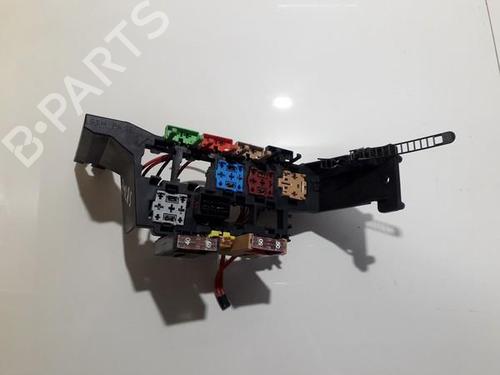 fuse-box-audi-a6-c5-4b2-4b4-1997-1998-1999-2000-2001-2002-2003-2004-2005-33506195 main image